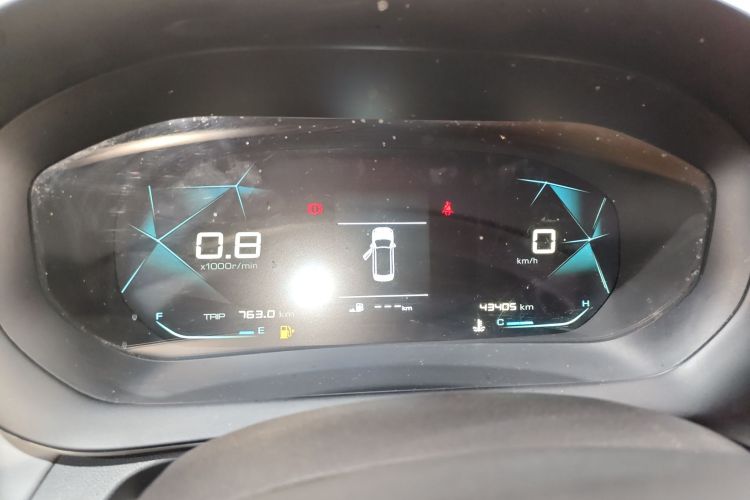 宝骏RC-5 2020款 1.5L 手动智耀精英型中控内饰14