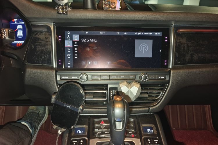 保时捷 2020款 Macan 2.0T中控内饰16