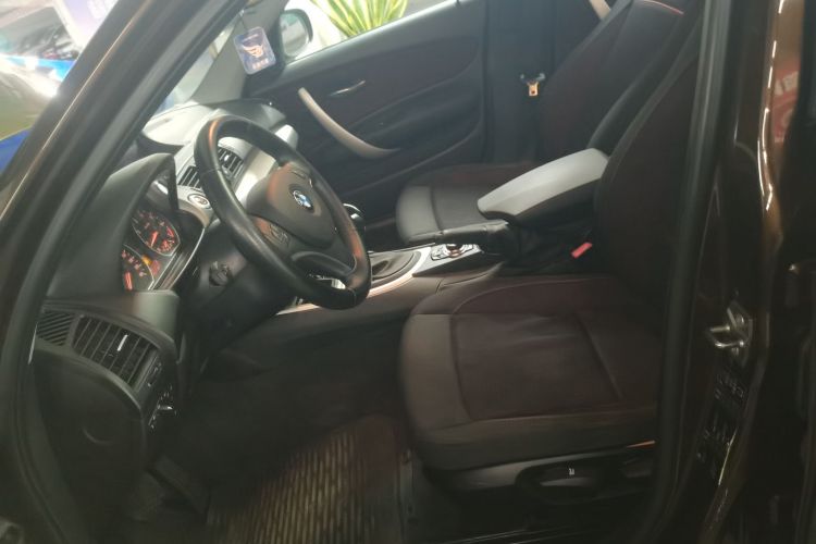 宝马1系(进口) 2008款 120i 自动挡局部细节19