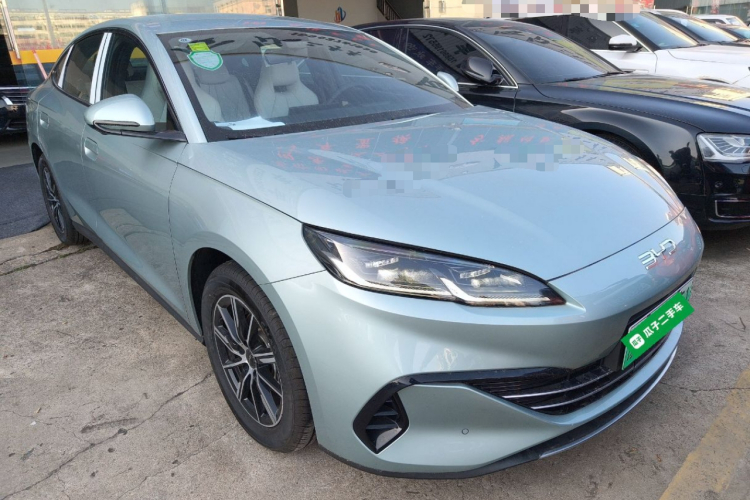 比亚迪 海豹06新能源 2024款 DM-i 80KM尊贵型车身外观3