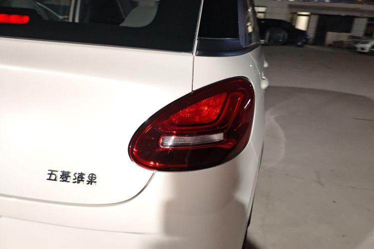 五菱汽车 五菱缤果 2023款 203km 轻享款车身外观6004