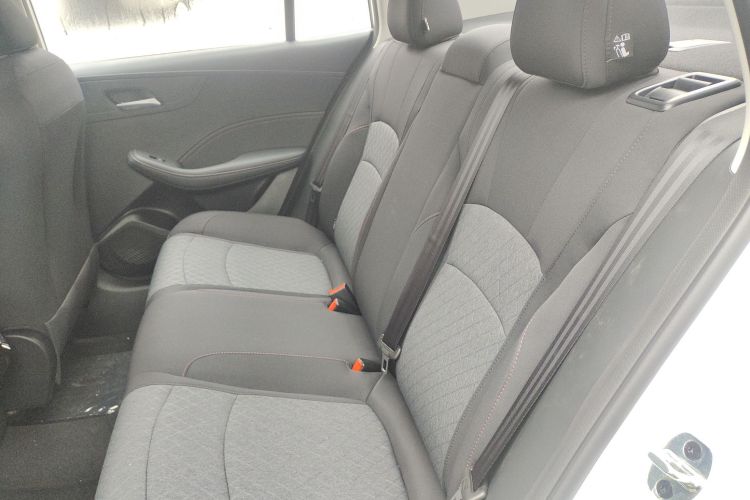 荣威i5 2023款 1.5L 手动舒享版中控内饰21