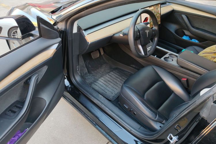 特斯拉 Model 3 2021款 标准续航后驱升级版 3D6中控内饰7003