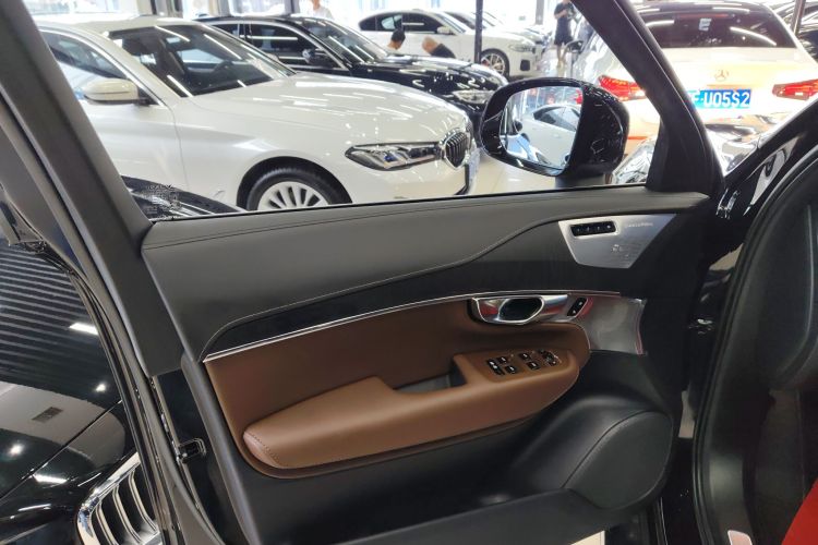 沃尔沃XC90 2022款 B6 智雅豪华版 7座中控内饰7007