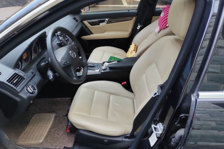 奔驰C级 2010款 C 200 CGI 时尚型中控内饰19