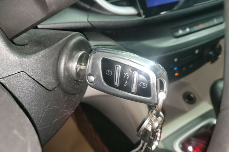 别克 英朗 2017款 15N 自动精英型中控内饰11