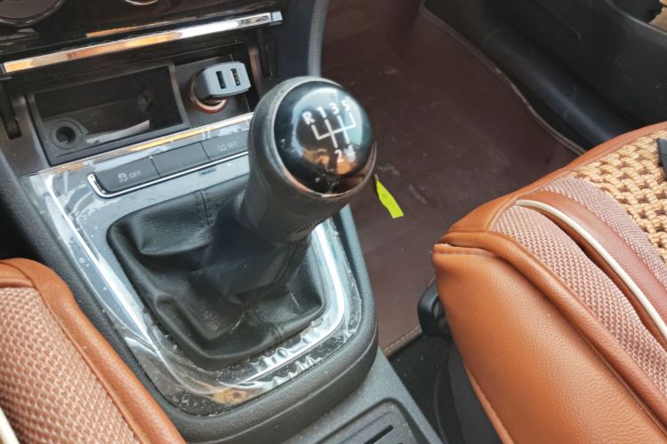 大众 宝来 2015款 质惠版 1.6L 手动时尚型中控内饰18