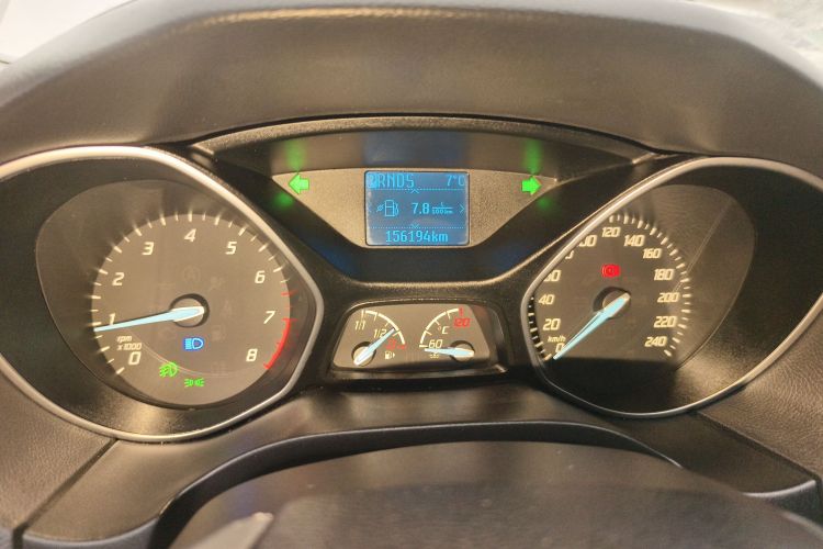 福特 福克斯 2012款 三厢 1.6L 自动风尚型中控内饰14