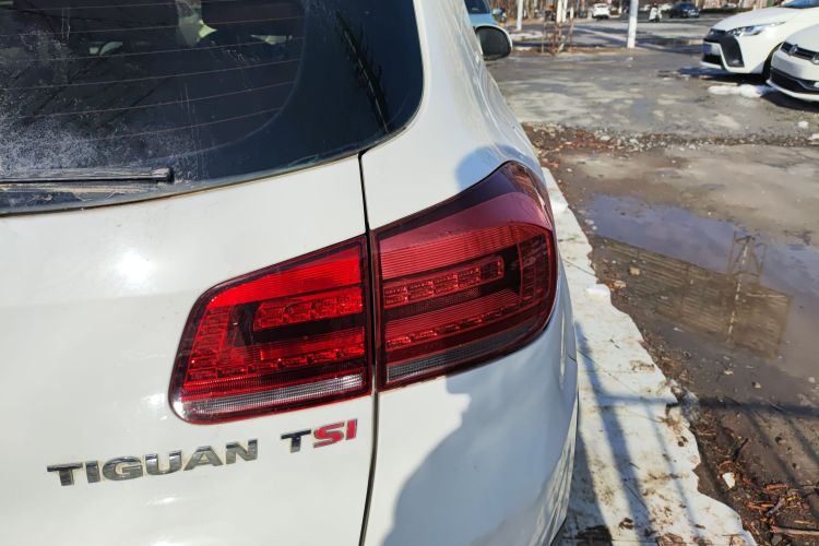 大众 途观 2015款 1.8TSI 自动两驱舒适版车身外观9