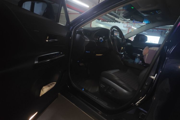 丰田 凌放HARRIER 2022款 双擎 2.5L CVT两驱豪华版中控内饰20