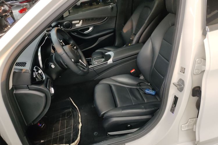 奔驰C级 2019款 C 260 L 运动版中控内饰19
