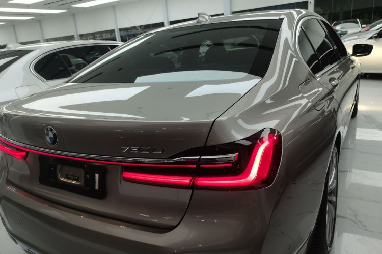宝马7系 2019款 730Li 豪华套装车身外观6004