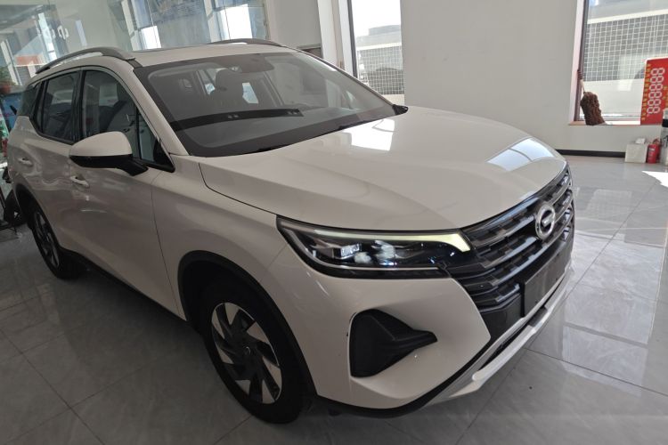 广汽传祺 传祺GS4 2020款 270T 自动精英科技版车身外观3