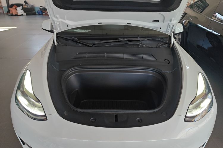 特斯拉 Model Y 2021款 标准续航后驱版机舱底盘24