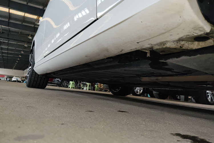 奔驰E级 2017款 E 200 运动型 4MATIC局部细节9001