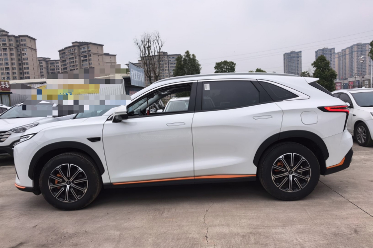 凯翼昆仑 2023款 昆仑 300 天际版车身外观4