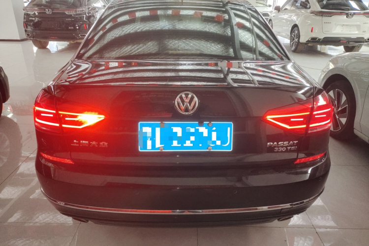 大众 帕萨特 2016款 330TSI DSG尊荣版车身外观6