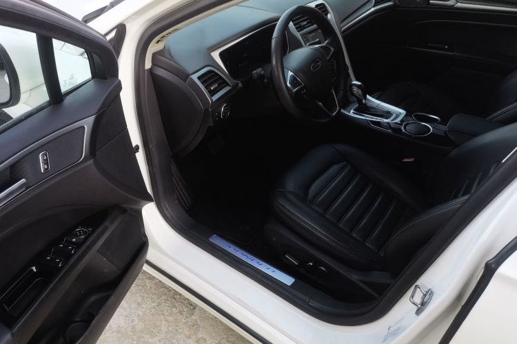 福特 蒙迪欧 2013款 1.5L GTDi180时尚型中控内饰20