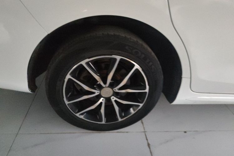 比亚迪 宋MAX 2017款 1.5T 自动智联精英型 7座车身外观6002