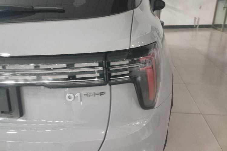 领克01 EM-P 2023款 1.5TD EM-P PM车身外观9