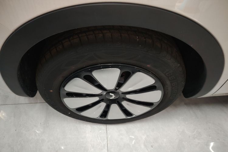 五菱汽车 五菱缤果 2025款 333km 悦享款车身外观6007