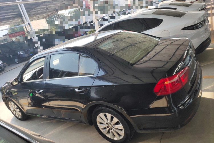 大众 朗逸 2013款 改款经典 1.6L 自动舒适版车身外观6003