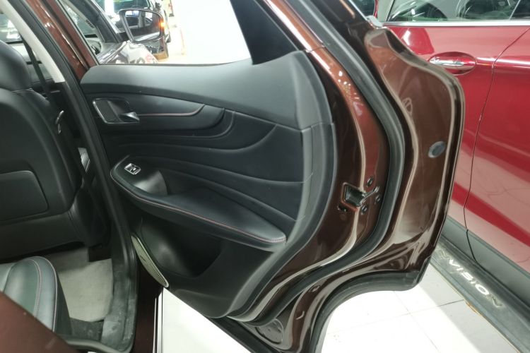 名爵HS 2019款 30T 自动两驱Trophy超燃版 国VI中控内饰7006