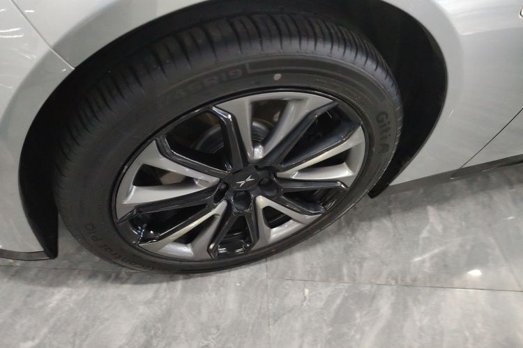 小鹏P7 2022款 480N+车身外观6007