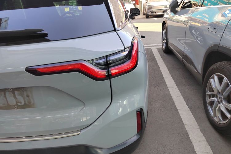 蔚来ES6 2020款 610KM 性能版车身外观9