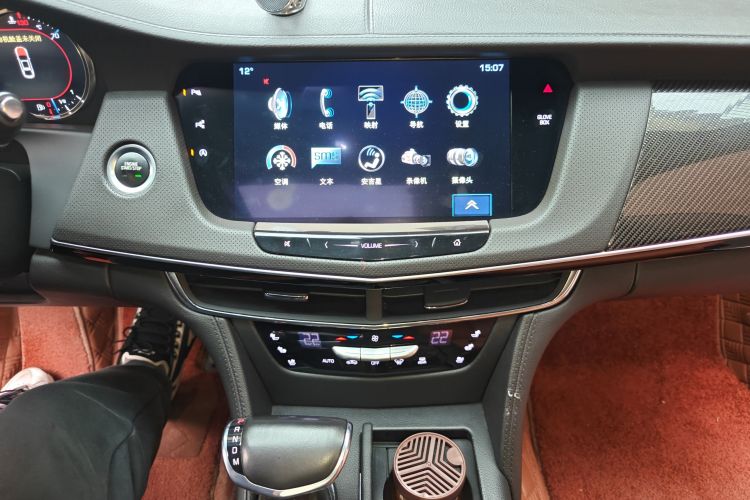 凯迪拉克CT6 2017款 28T 领先型中控内饰16