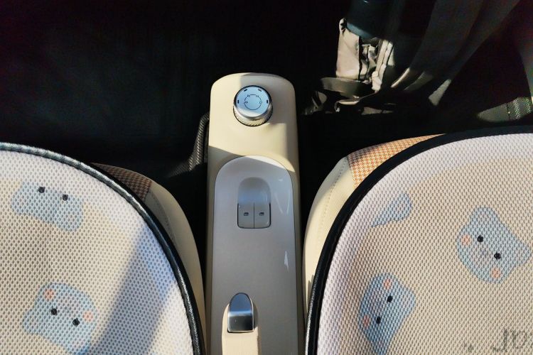 五菱汽车 宏光MINIEV 2024款 第三代 215km 青春版中控内饰18