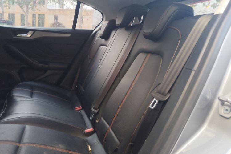 福特 福克斯 2022款 两厢 EcoBoost 180 自动竞速版中控内饰21