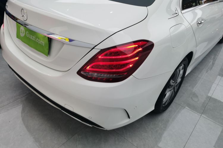 奔驰C级 2018款 C 180 L 时尚型运动版车身外观9