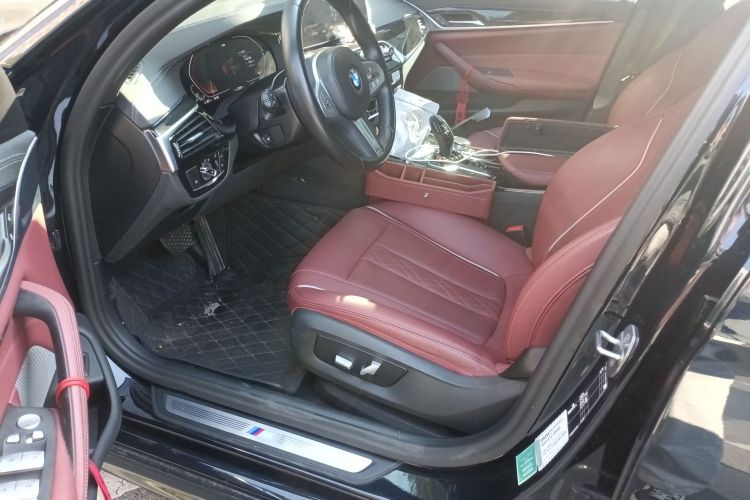 宝马5系 2022款 改款二 525Li M运动套装中控内饰7003