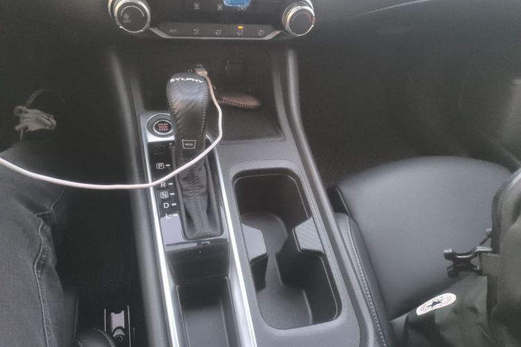 日产 轩逸 2020款 1.6L XL CVT悦享版中控内饰18