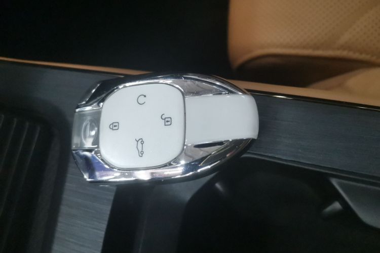 广汽传祺 传祺ES9 2024款 PHEV 143km Max中控内饰11