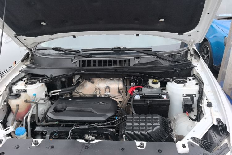 凯翼X3 2019款 1.5L 手动智耀版机舱底盘24