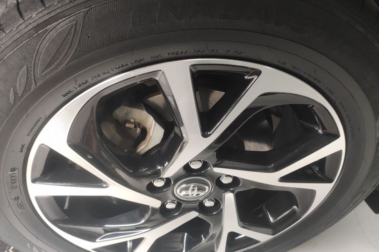 丰田C-HR 2020款 2.0L 豪华版车身外观6001