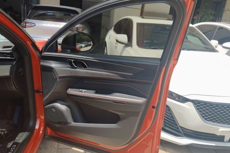 领克05 2020款 2.0TD 四驱劲Halo中控内饰42