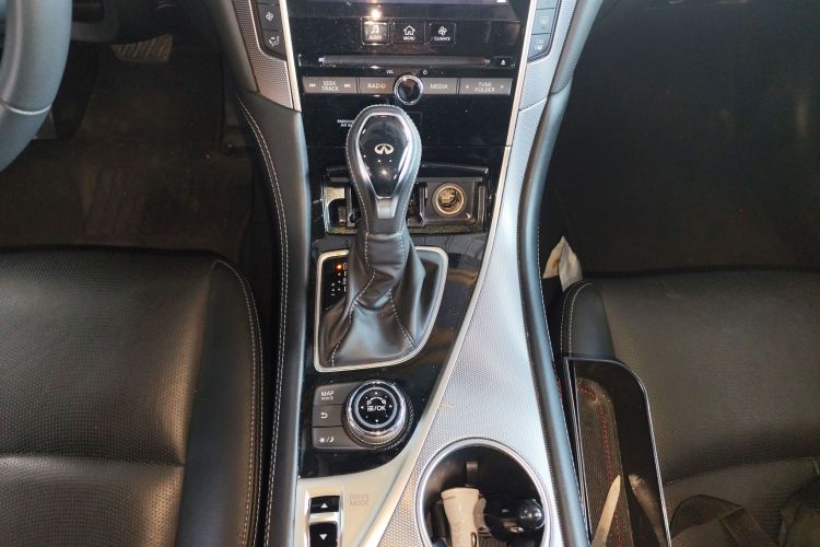 英菲尼迪Q50L 2018款 2.0T 逸享版 国VI局部细节18