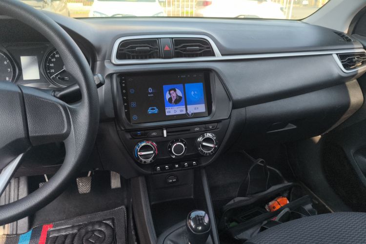 现代 瑞纳 2017款 1.4L 手动焕新版 国VI中控内饰16