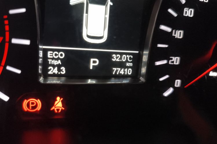 广汽传祺 传祺GS4 2016款 235T G-DCT精英版中控内饰15