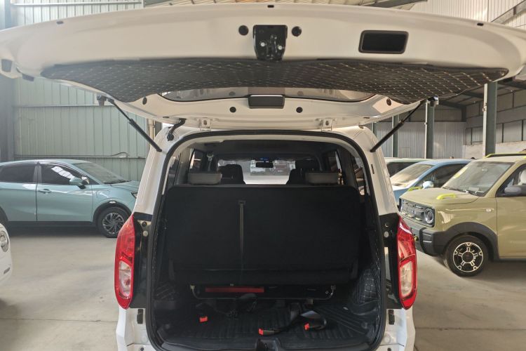 五菱汽车 五菱宏光新能源 2025款 增程式混动 50KM 舒适型局部细节23