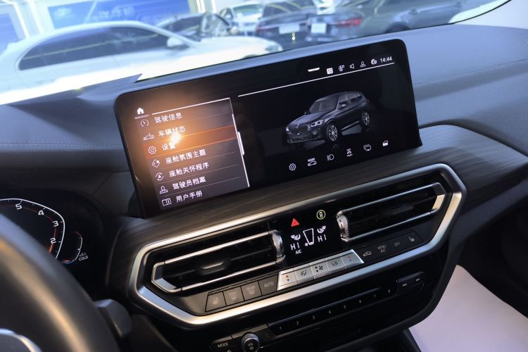 宝马X3 2022款 改款二 xDrive30i 领先型 M曜夜套装中控内饰16