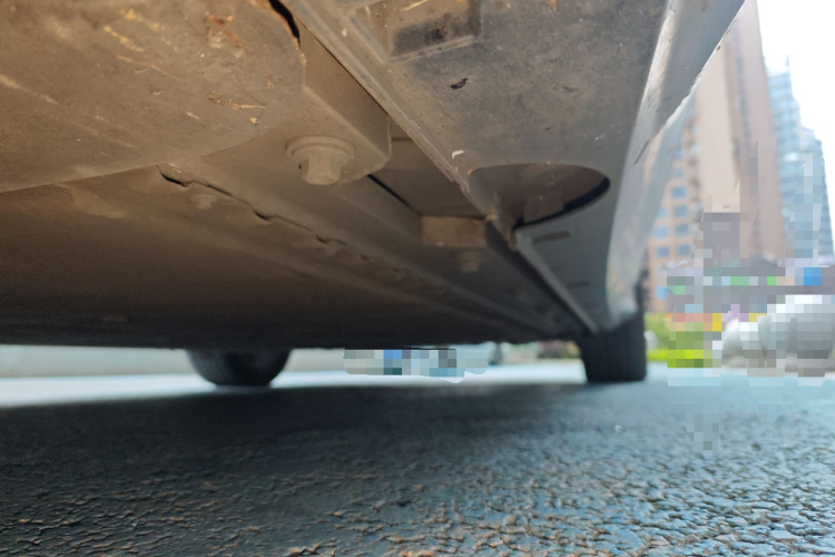 岚图汽车 岚图追光 2023款 四驱标准版局部细节9004