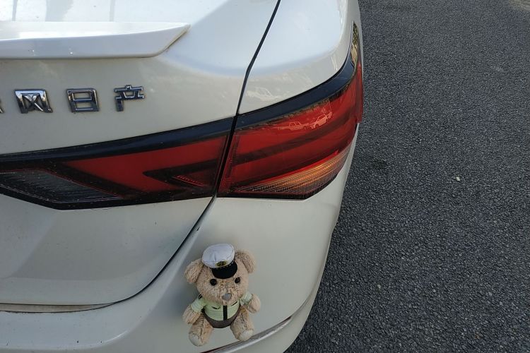 日产 轩逸 2021款 1.6L XL CVT悦享版车身外观9