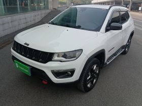 Jeep 指南者 2017款 200TS 自动高性能四驱版