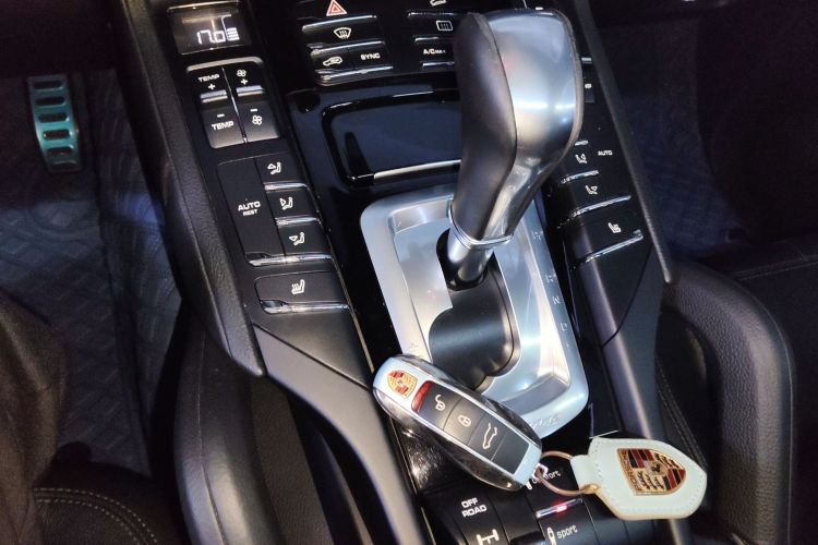 保时捷 2016款 Cayenne 3.0T中控内饰18