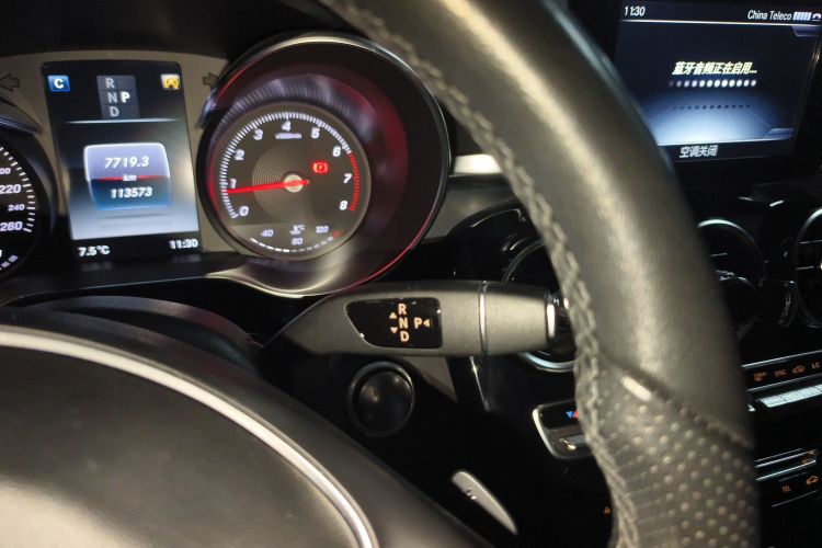 奔驰C级 2017款 改款 C 180 L 动感型运动版中控内饰18