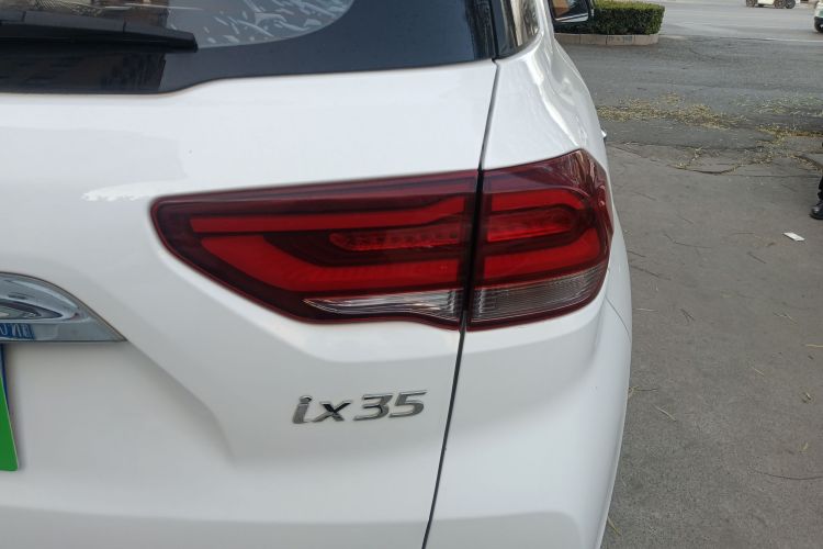 北京现代ix35 2018款 2.0L 自动两驱智勇·畅享版车身外观9